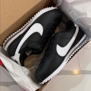 Nike Cortez Easyon Kids Shoes - Black and White